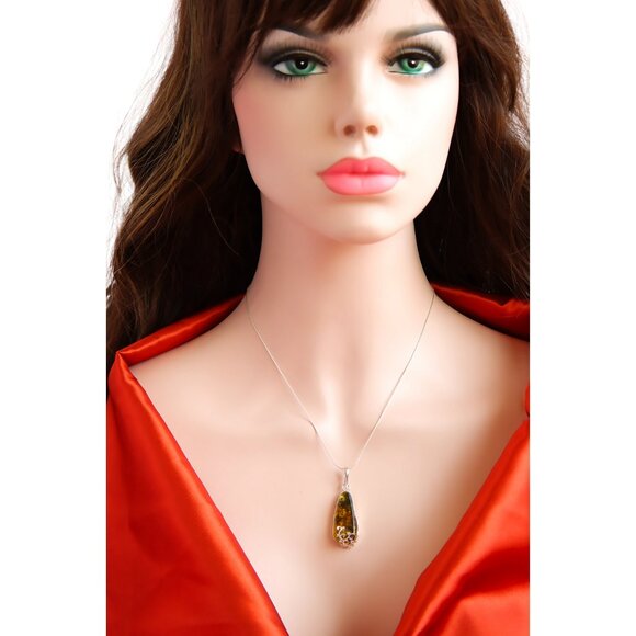 Green Baltic Amber Pendant Necklace in 925 Sterling Silver -Floral Handmade - Picture 5 of 6